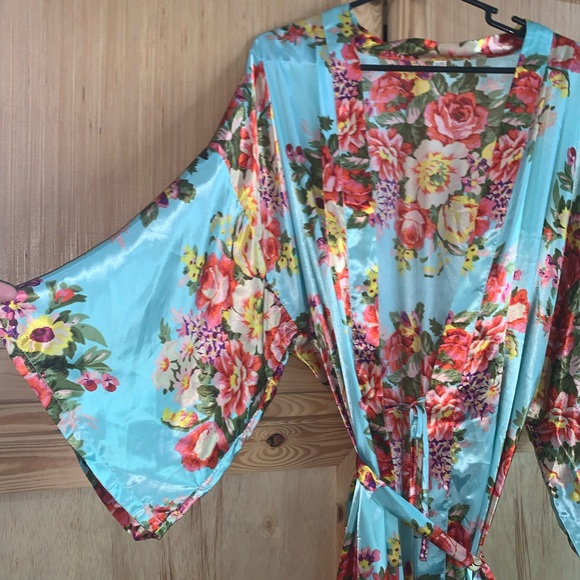 Women’s multi-color floral silky satin bridal spa robe size XXL - Picture 3 of 5